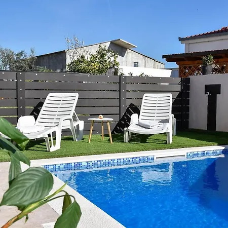 3 Bedroom Beautiful In Apartment Solin