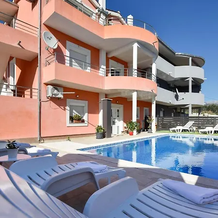 Apartment 3 Bedroom Beautiful In *