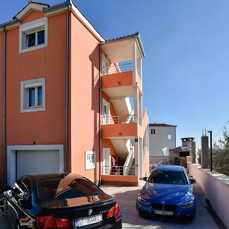 3 Bedroom Beautiful In Apartment