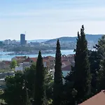 아파트 3 Bedroom Beautiful In 솔린