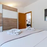 3 Bedroom Beautiful In * 솔린