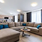 3 Bedroom Beautiful In 솔린