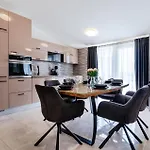 3 Bedroom Beautiful In * 솔린
