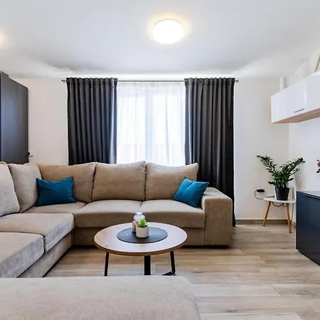 3 Bedroom Beautiful In Lejlighed *