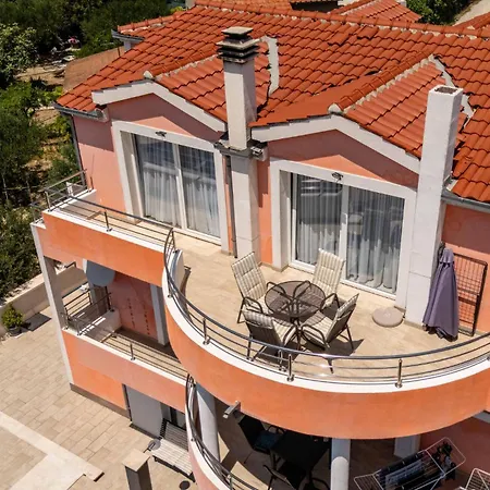 3 Bedroom Beautiful In *