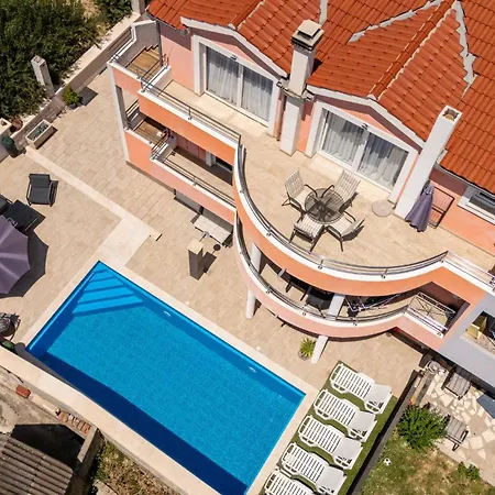 3 Bedroom Beautiful In 아파트