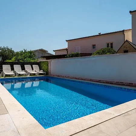 3 Bedroom Beautiful In Lejlighed *