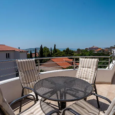 3 Bedroom Beautiful In Lejlighed Solin