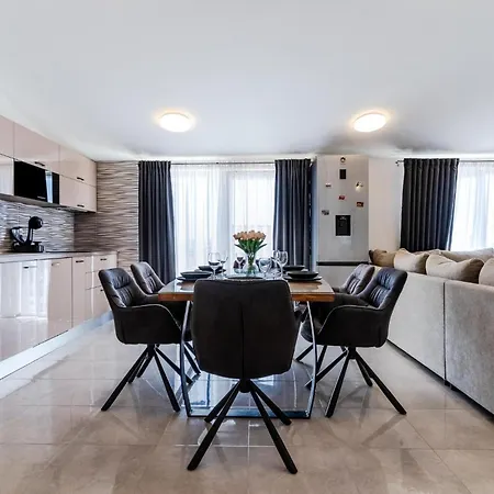 3 Bedroom Beautiful In Lejlighed