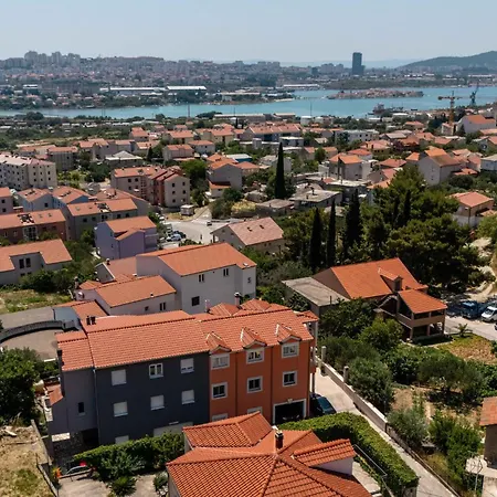 3 Bedroom Beautiful In Lejlighed Solin